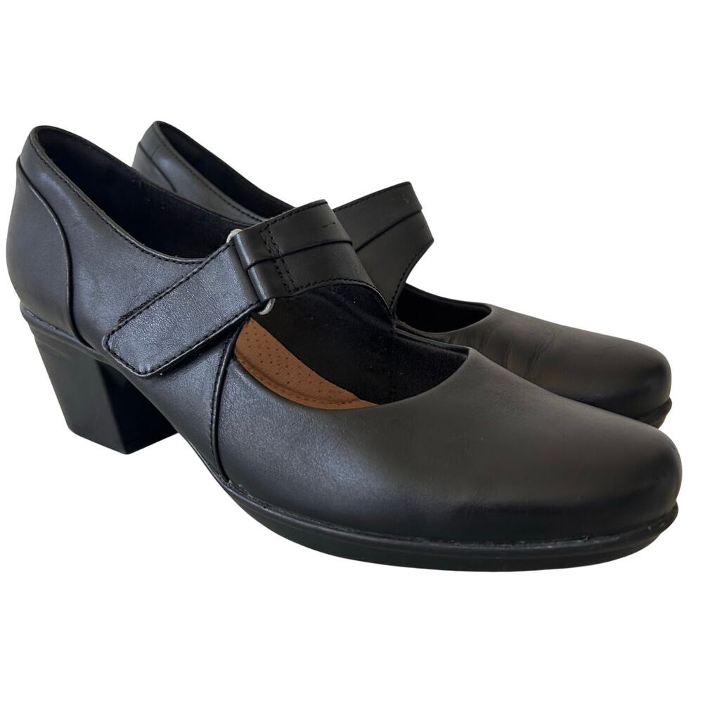 Clarks Mary Janes Emslie Lulin leather kitten heel Cottagecore goth emo boho 6.5